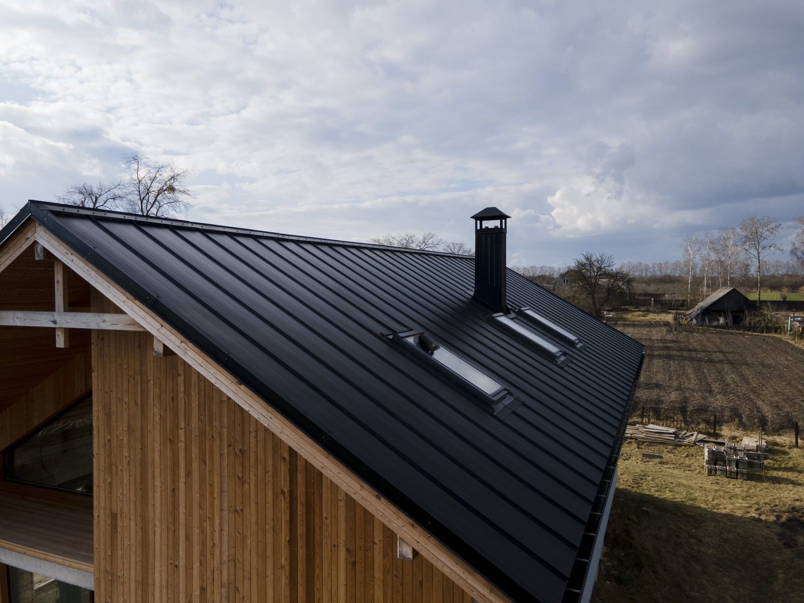 Installing a Skylight roofing image